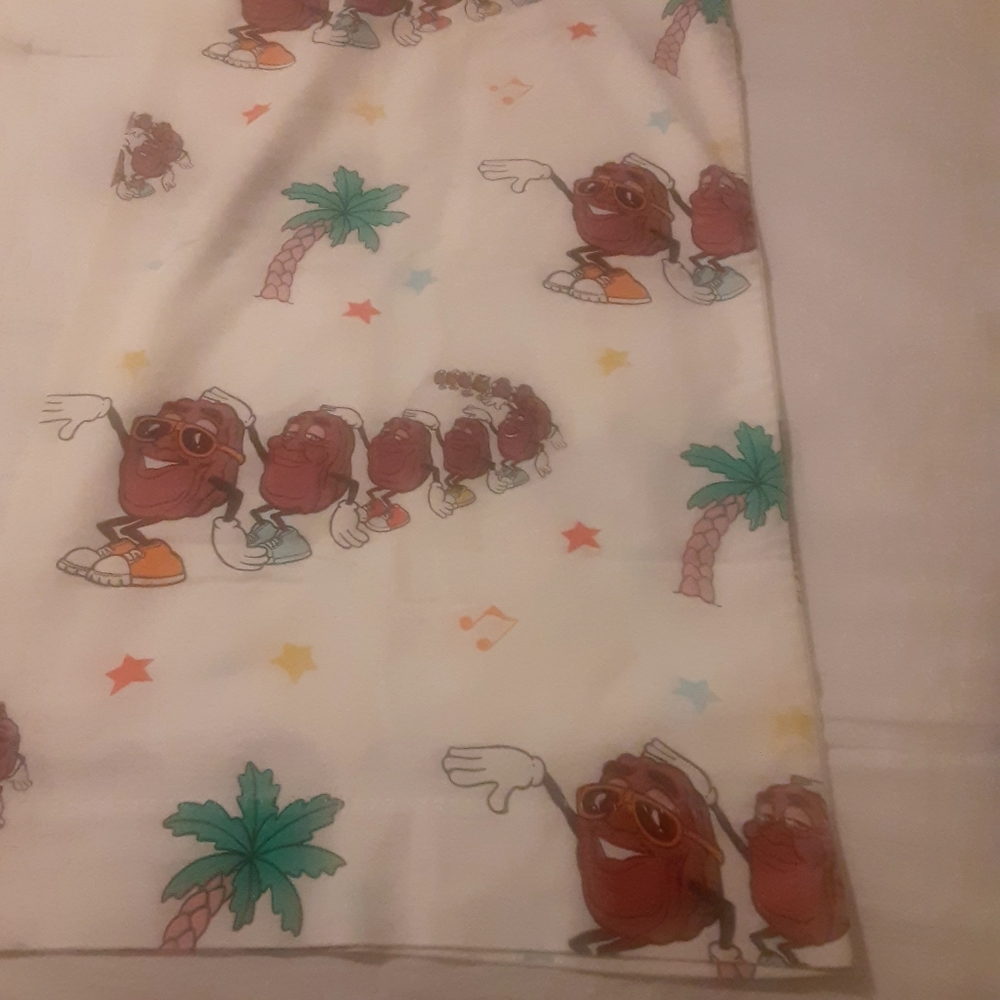 3 Vintage California Raisin Pillow Cases King